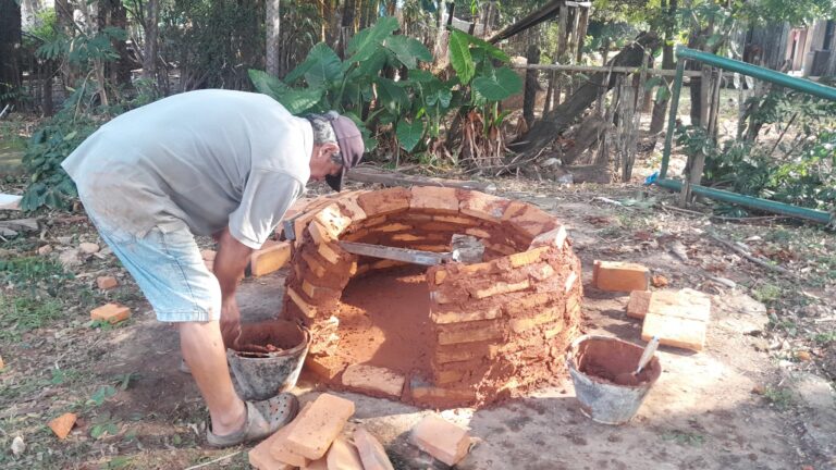 La Tradición de la Chipa en Semana Santa: Un Legado Cultural en Dr. Bottrell – Guairá
